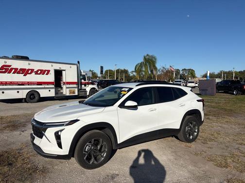 2025 Chevrolet Trax LT
