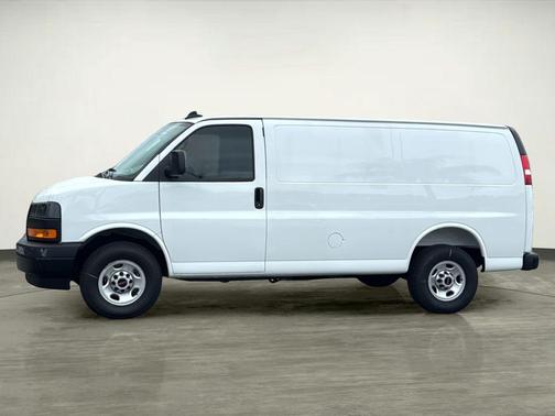 2025 GMC Savana 2500 Work Van