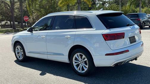 2019 Audi Q7 55 Premium Plus