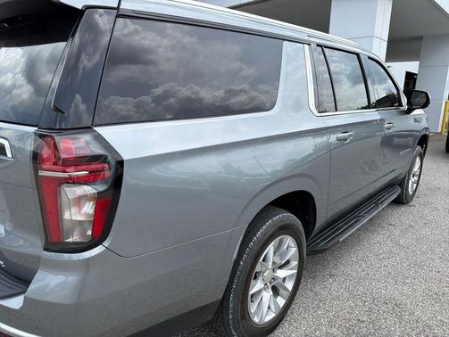 Sterling Gray Metallic 2023 Chevrolet Suburban Premier