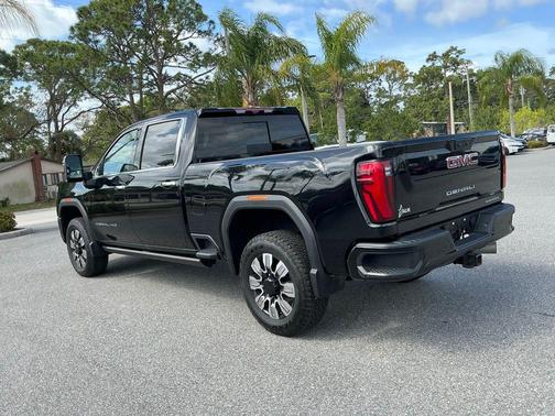2024 GMC Sierra 2500 Denali