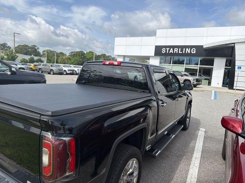 Onyx Black 2018 GMC Sierra 1500 SLT