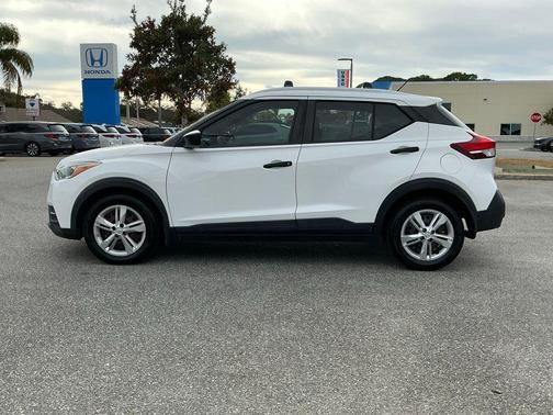 2019 Nissan Kicks S