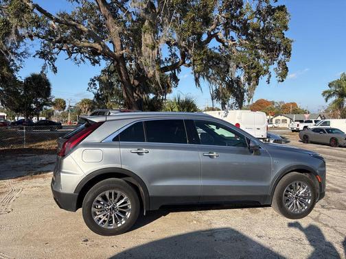 2024 Cadillac XT4 Premium Luxury