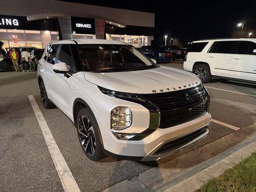 2022 Mitsubishi Outlander SE