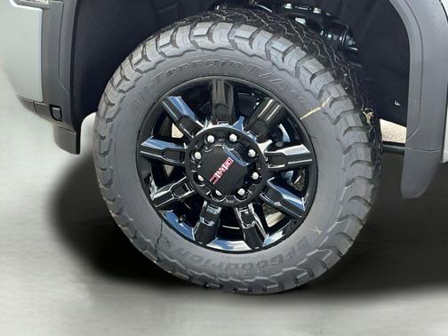 2026 GMC Sierra 2500 AT4