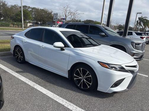 2019 Toyota Camry SE