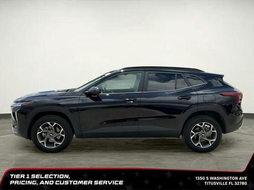 Mosaic Black Metallic 2025 Chevrolet Trax LT