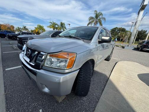 2010 Nissan Titan SE