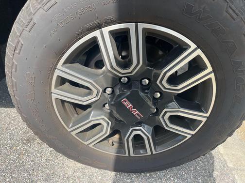 2023 GMC Sierra 2500 AT4