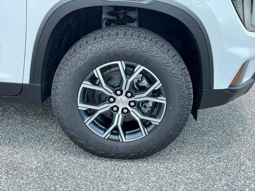 2025 GMC Acadia AWD AT4