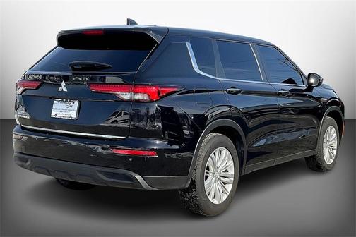 2022 Mitsubishi Outlander ES