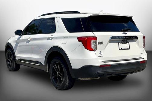 White Metallic 2022 Ford Explorer XLT