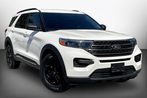 White Metallic 2022 Ford Explorer XLT
