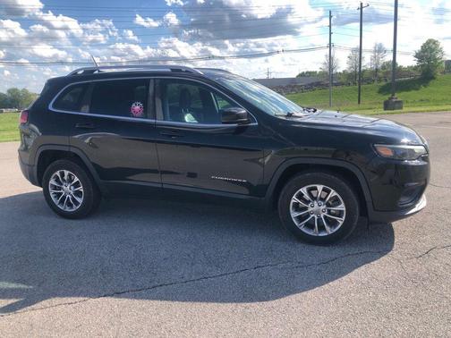 Diamond Black 2019 Jeep Cherokee Latitude Plus