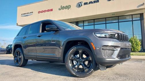 2025 Jeep Grand Cherokee Laredo