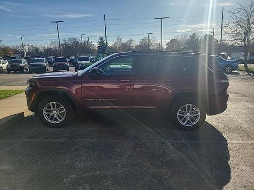 2024 Jeep Grand Cherokee Laredo