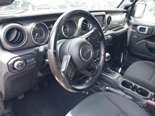2021 Jeep Gladiator Sport