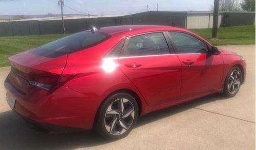 2022 Hyundai ELANTRA Limited