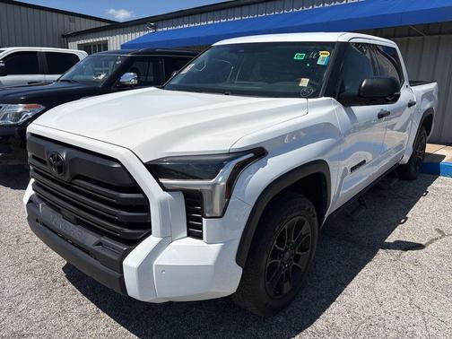 Ice 2023 Toyota Tundra SR5