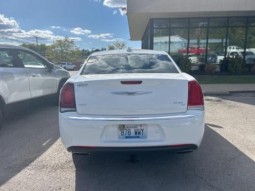 2016 Chrysler 300C Base