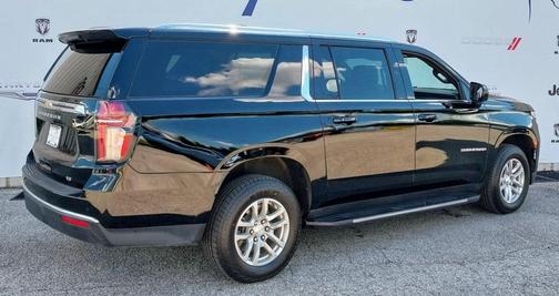 2023 Chevrolet Suburban LT