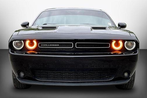 Pitch Black Clearcoat 2019 Dodge Challenger SXT