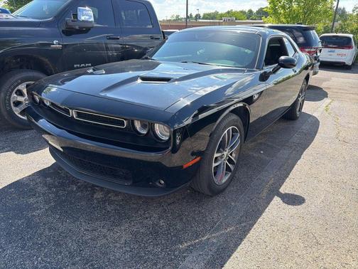 Pitch Black Clearcoat 2019 Dodge Challenger SXT