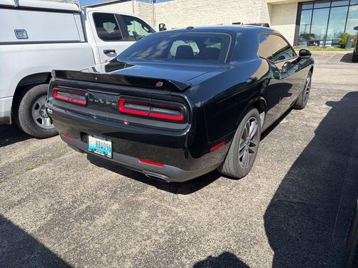 Pitch Black Clearcoat 2019 Dodge Challenger SXT