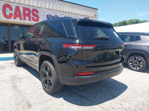 2022 Jeep Grand Cherokee Altitude