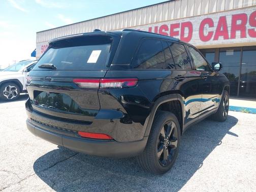 2022 Jeep Grand Cherokee Altitude