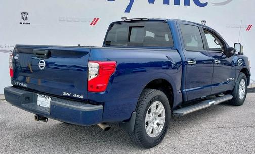 2017 Nissan Titan SV
