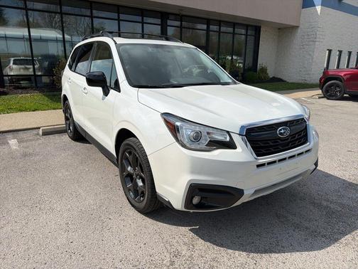 Crystal White Pearl 2018 Subaru Forester 2.5i Premium