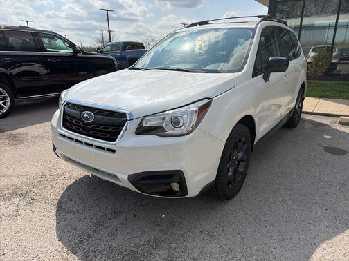 Crystal White Pearl 2018 Subaru Forester 2.5i Premium