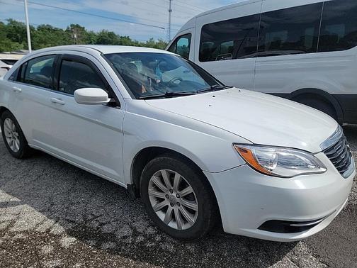 2013 Chrysler 200 Touring