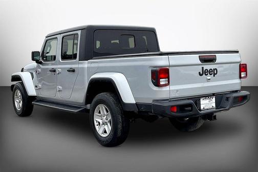 2022 Jeep Gladiator Sport