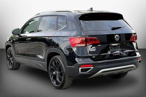 Deep Black Pearl Effect 2022 Volkswagen Taos 1.5T SE