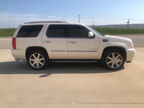 2012 Cadillac Escalade Luxury