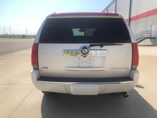 2012 Cadillac Escalade Luxury