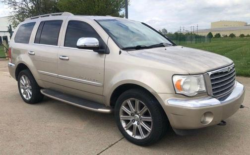 Light Sandstone Clearcoat Metallic 2008 Chrysler Aspen Limited