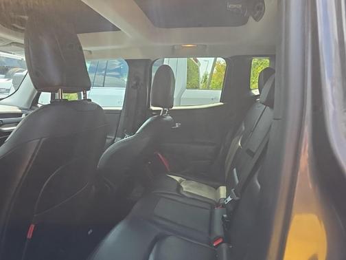 2017 Jeep Renegade Trailhawk
