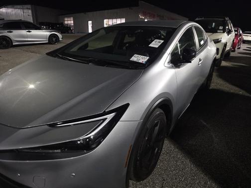 2025 Toyota Prius LE