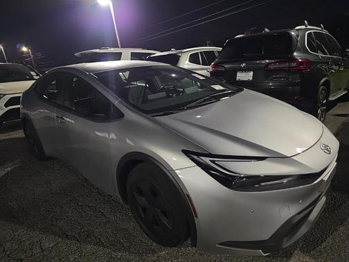 2025 Toyota Prius LE