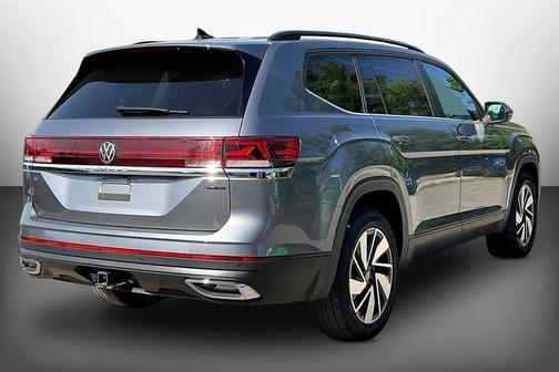 Platinum Gray Metallic 2025 Volkswagen Atlas 2.0T SE