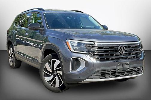 Platinum Gray Metallic 2025 Volkswagen Atlas 2.0T SE