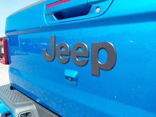 2022 Jeep Gladiator Overland