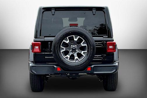 Black Clearcoat 2026 Jeep Wrangler Sahara