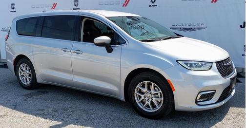2023 Chrysler Pacifica Touring-L