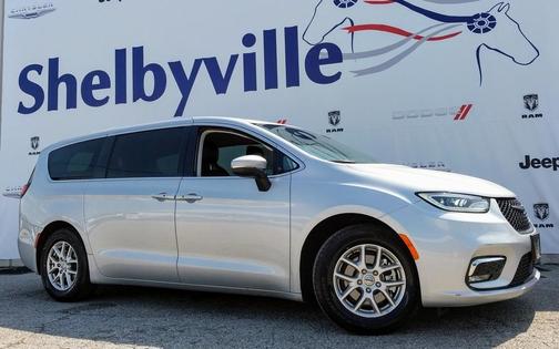 2023 Chrysler Pacifica Touring-L