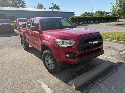 Barcelona Red Metallic 2016 Toyota Tacoma SR5